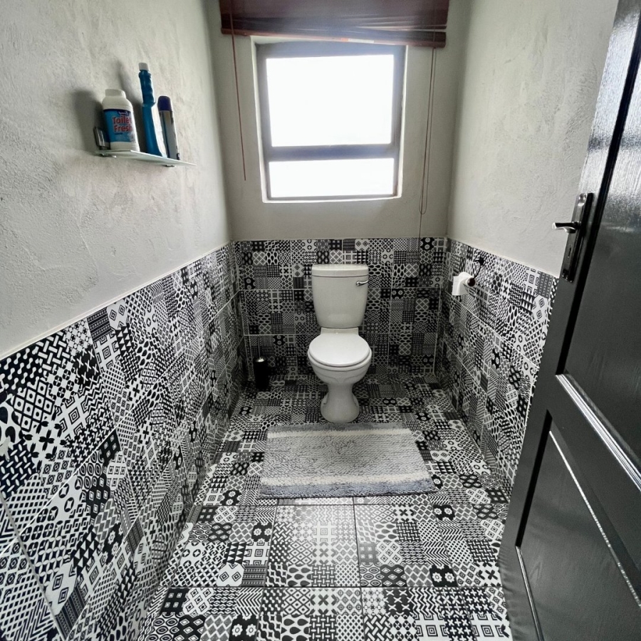 4 Bedroom Property for Sale in Despatch Central Eastern Cape